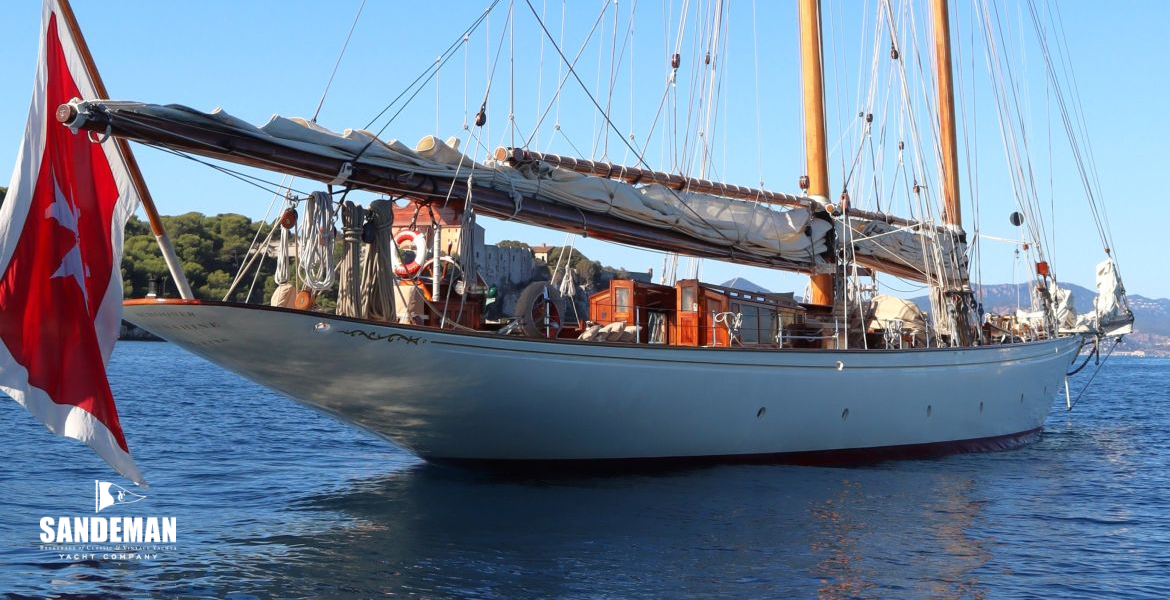 Anchored starboard quarter