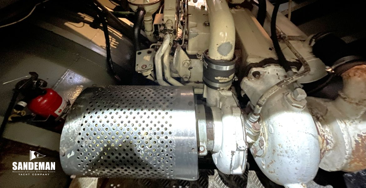 Engine space view forward