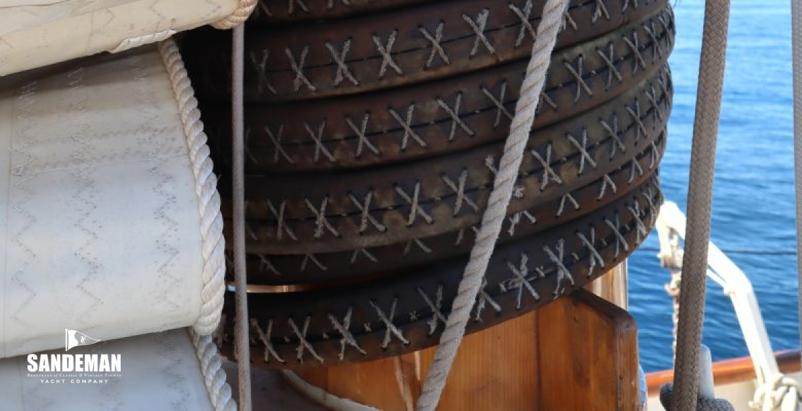 Leathered foresail hoops