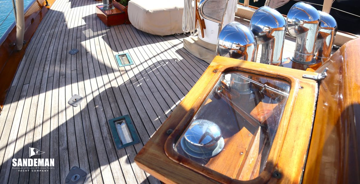 Deckhouse view forward