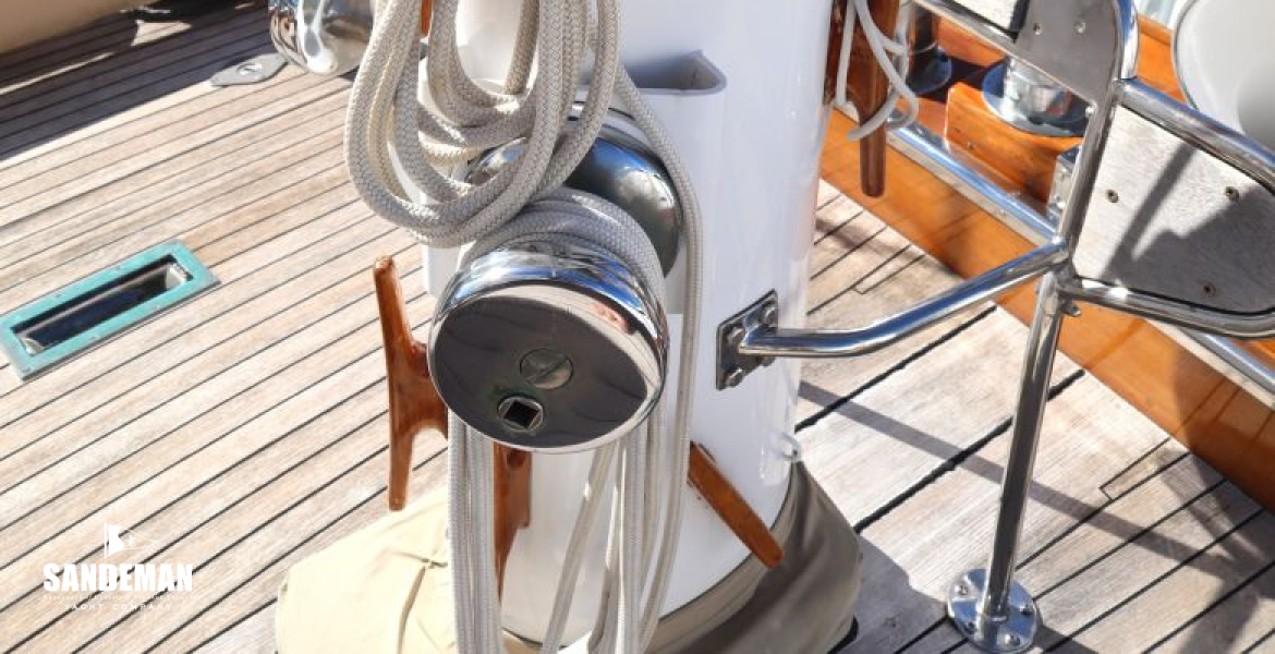 Mast details