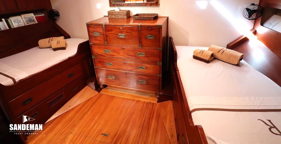 Owner cabin view aft to starboard