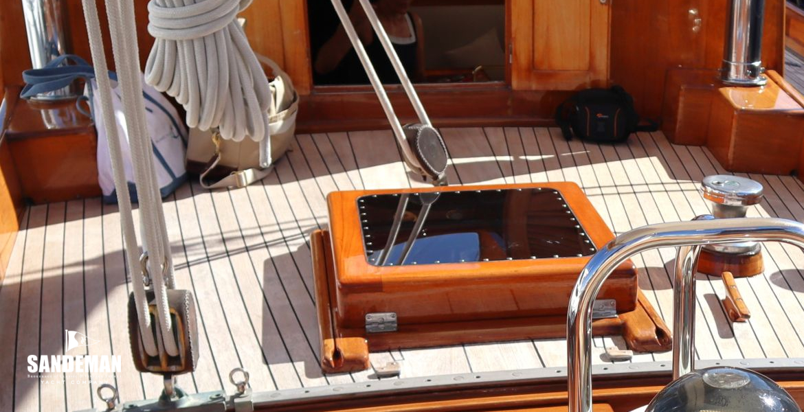 Bridge deck view to companionway