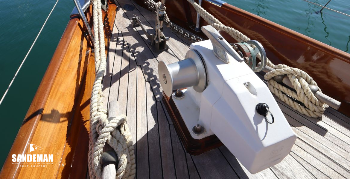Windlass and forward foredeck details