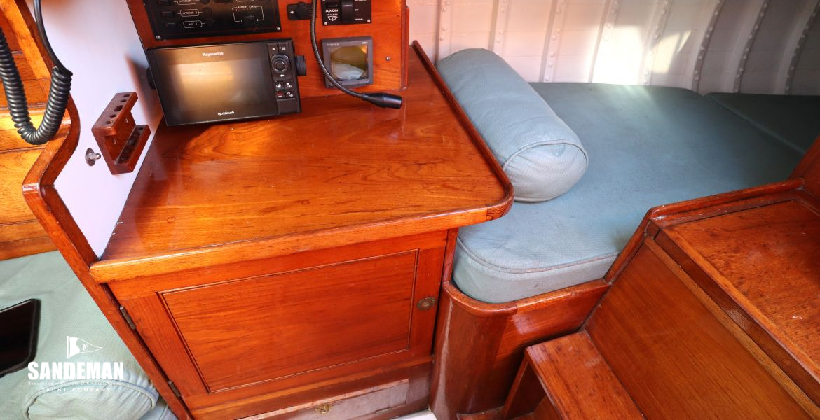 Chart table and quarter berth to starboard