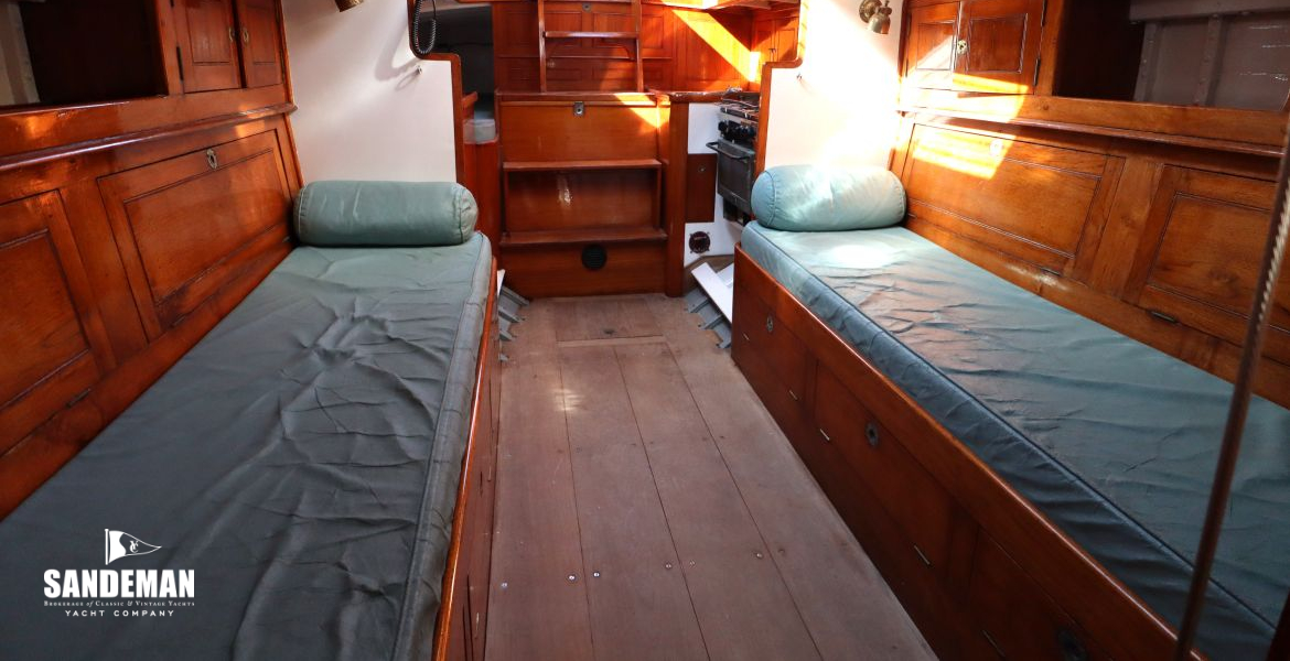 Saloon view aft