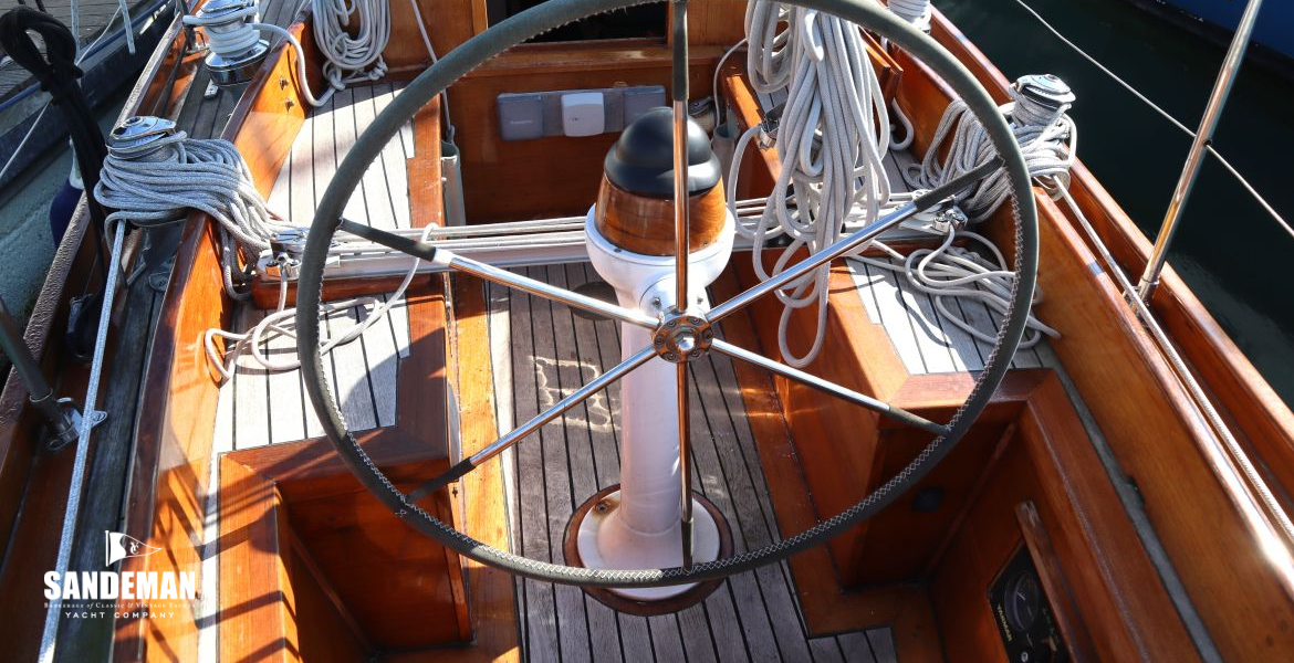 Cockpit view forward