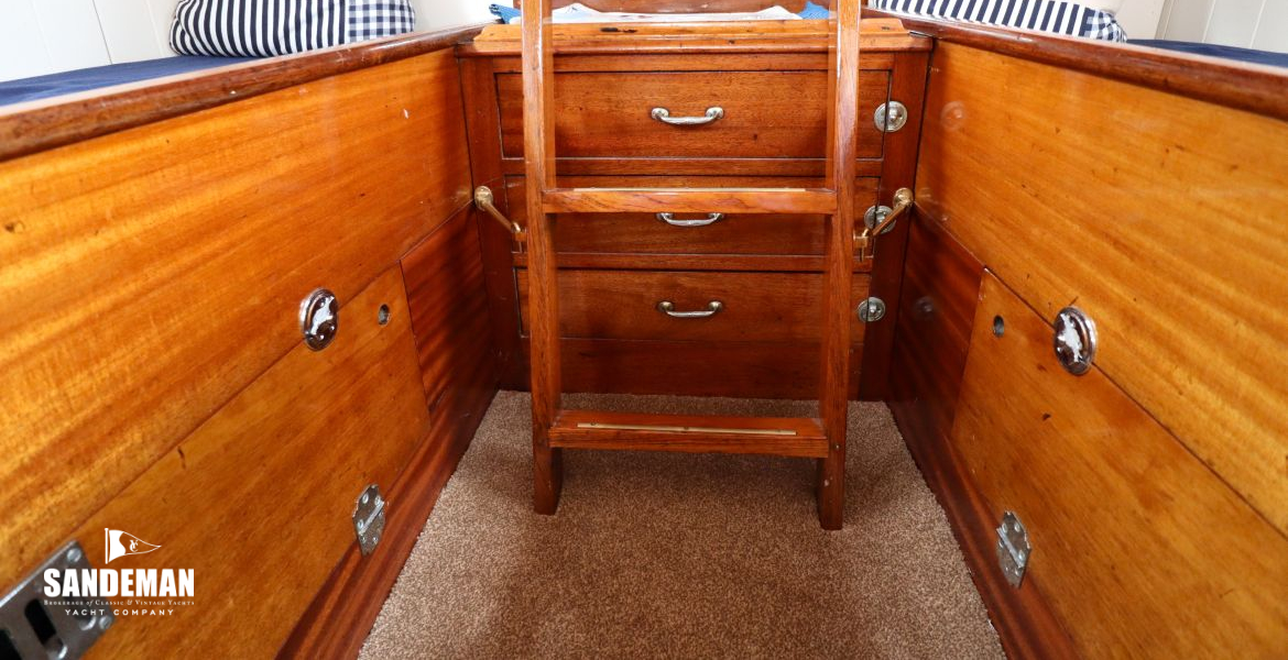 Aft cabin details