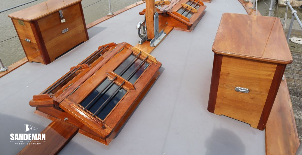 Wheelhouse view forward