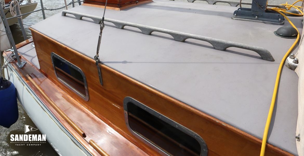 Aft cabin trunk