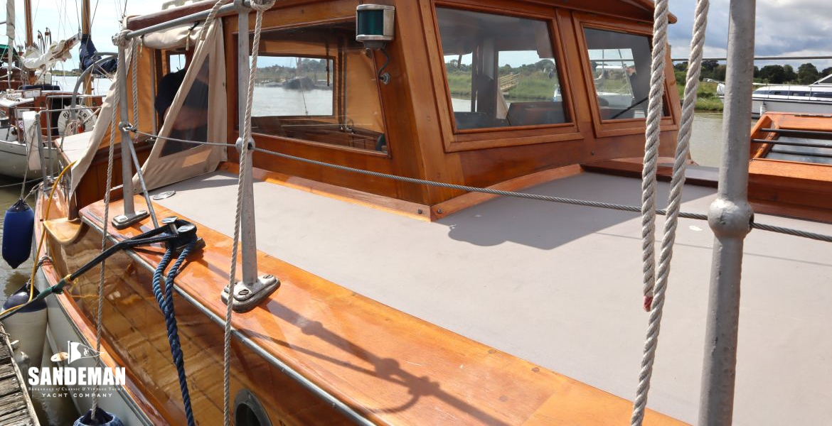 View aft to wheelhouse from starboard