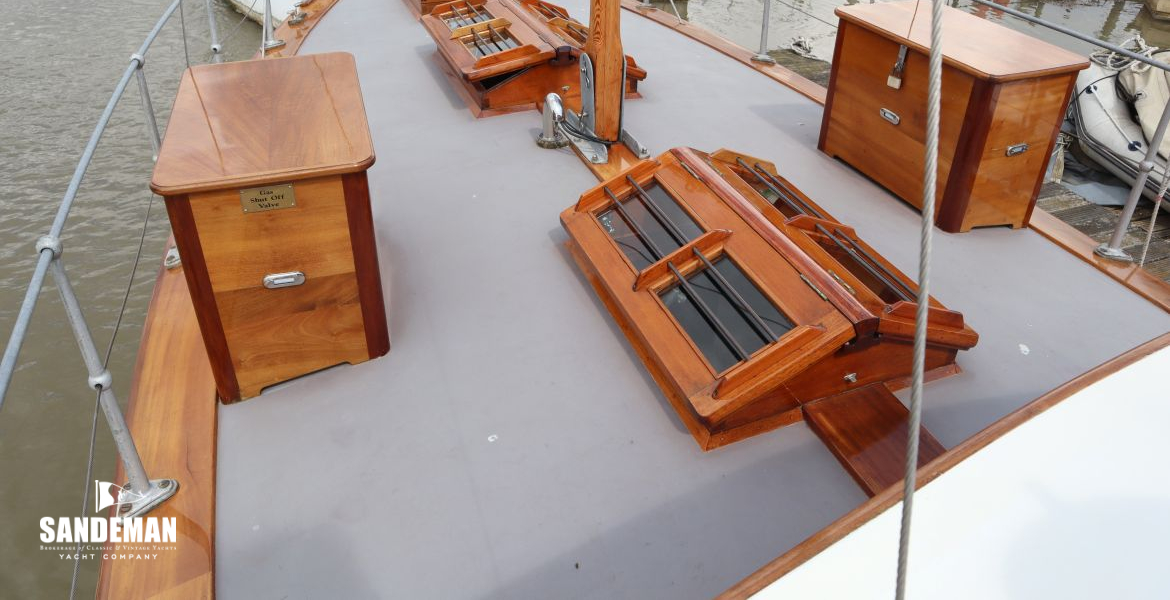 Wheelhouse view forward