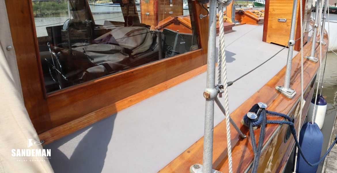 Wheelhouse view forward