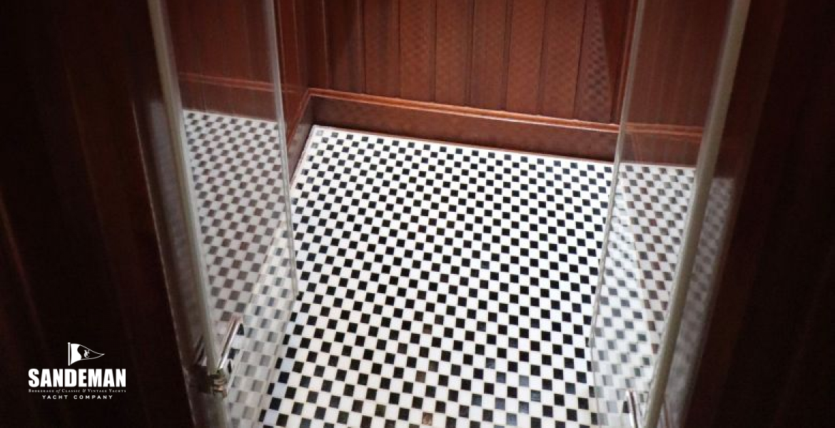 Starboard guest cabin en-suite