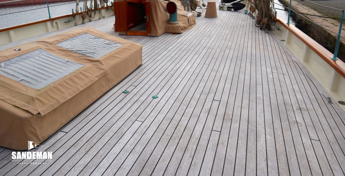 Mid deck view forward