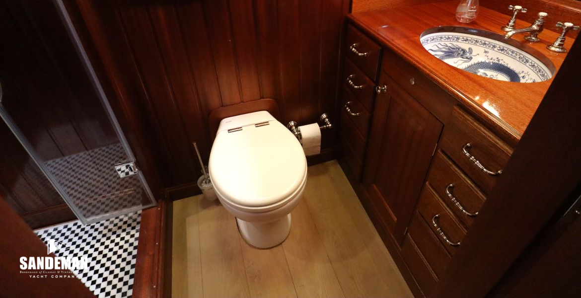 Port guest cabin en-suite