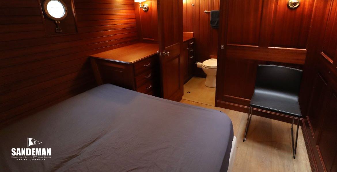 Starboard guest cabin view aft