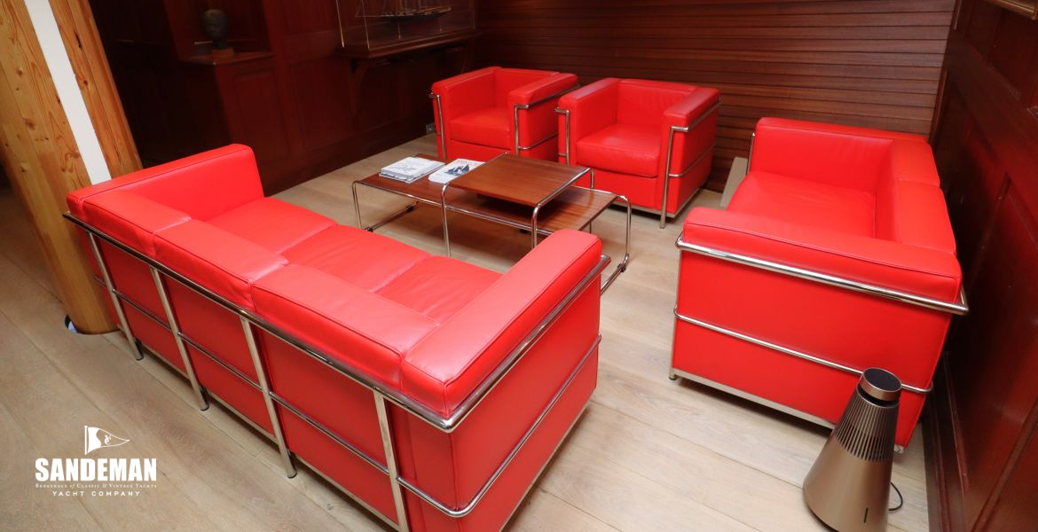 Saloon view to port aft