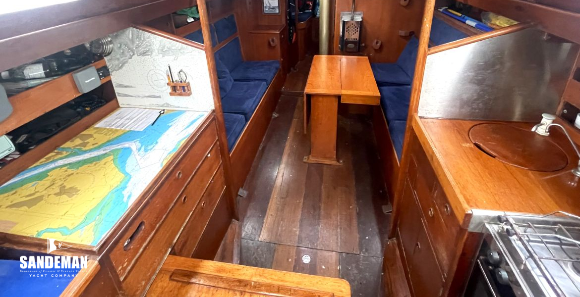 Accommodation overview from companionway
