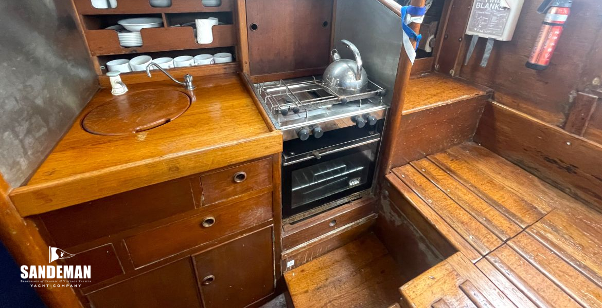 Galley to starboard