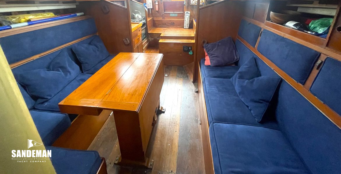 Saloon view aft