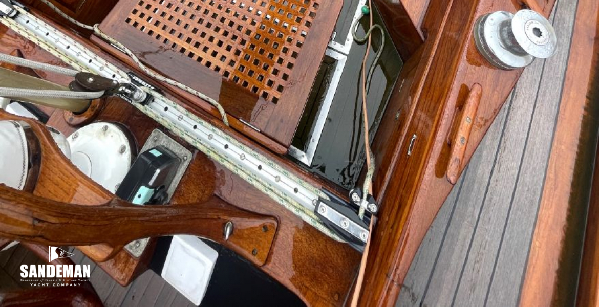 cockpit view forward