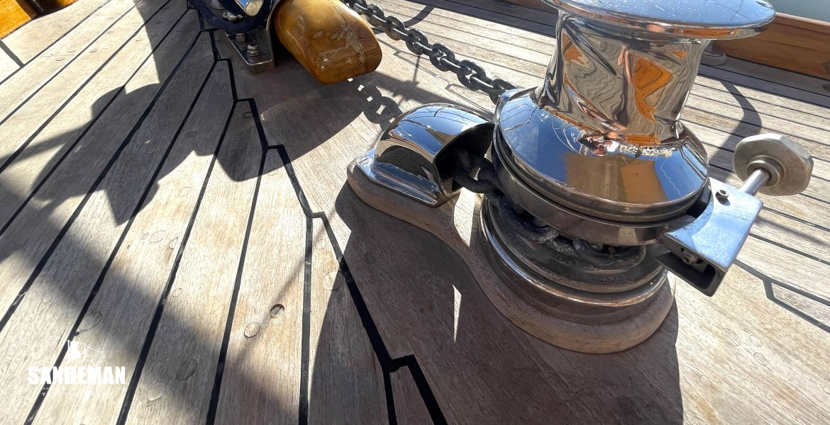 Windlass and foredeck details
