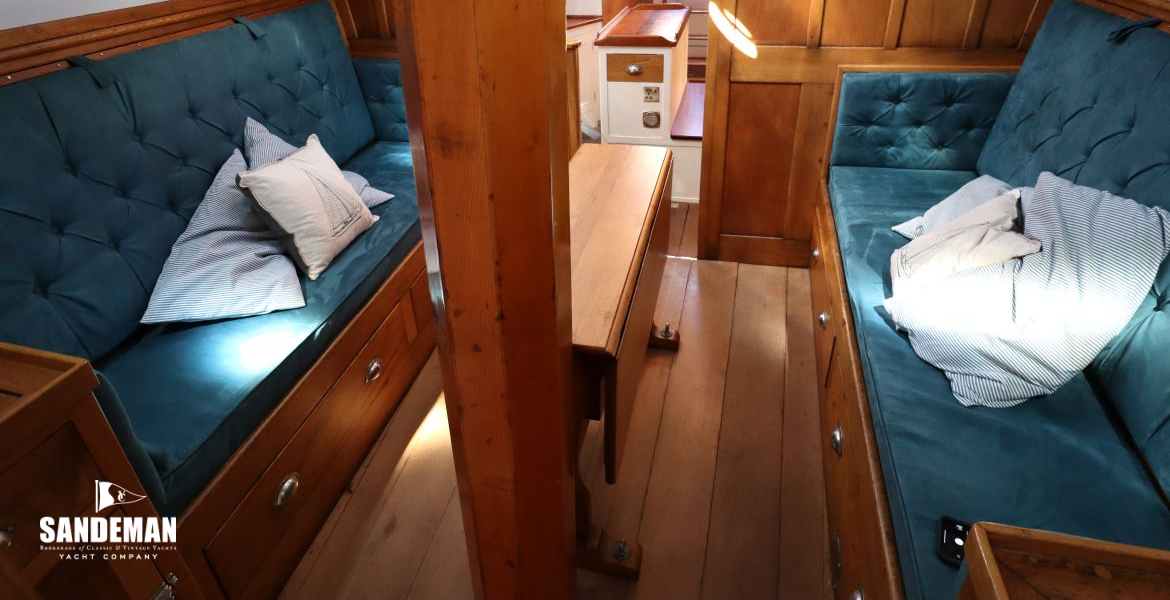 Saloon view aft
