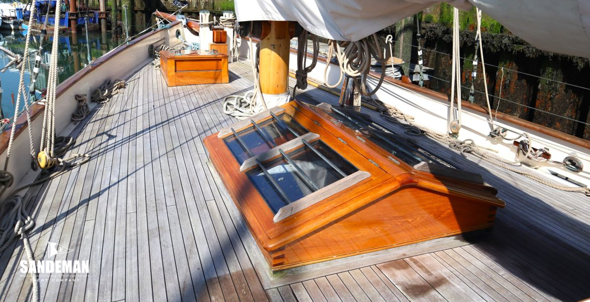 Mid deck view forward