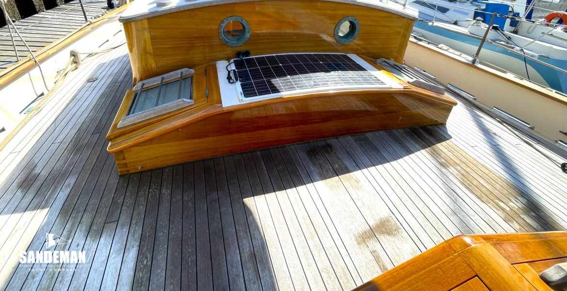 View aft to deckhouse