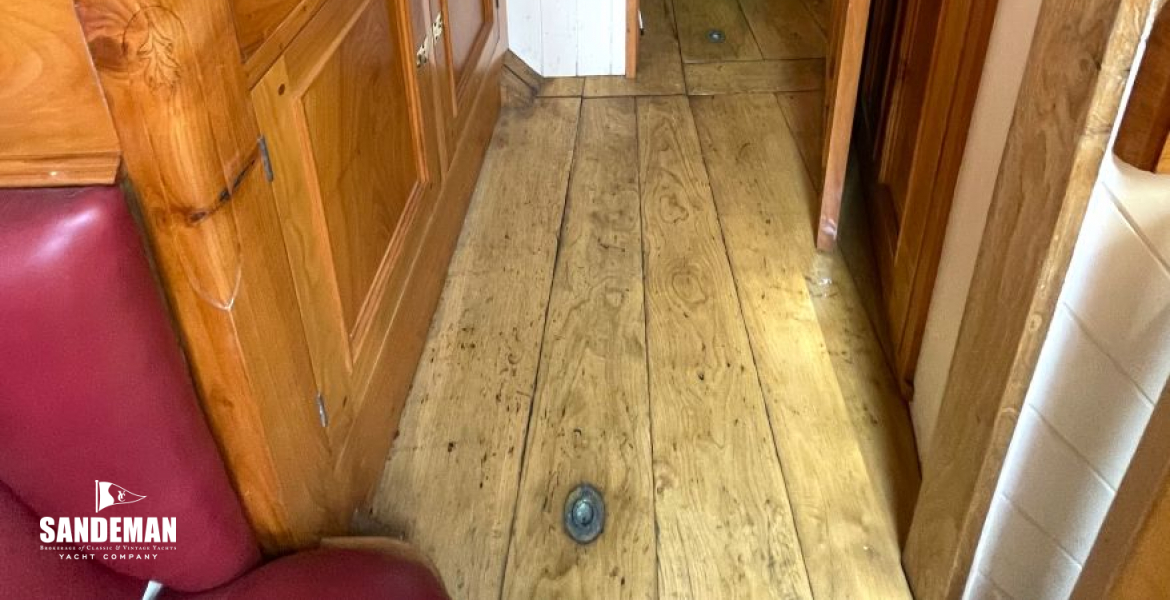 Passage forward and sideboard