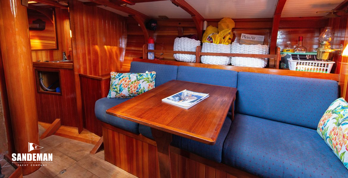 Saloon to starboard forward