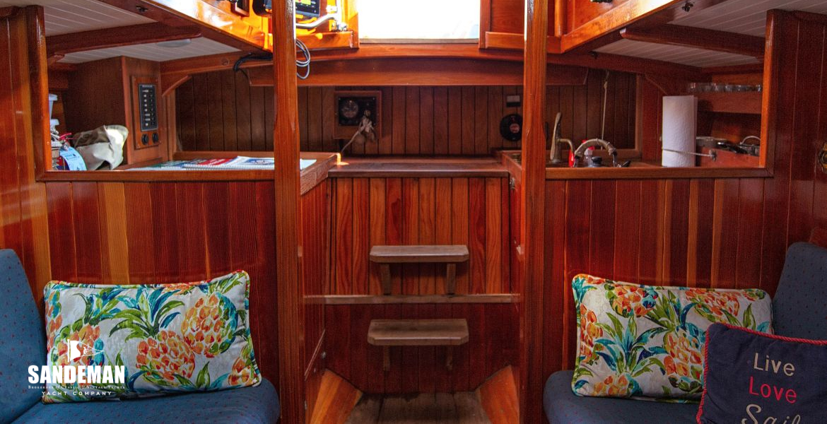 Saloon view aft to companionway