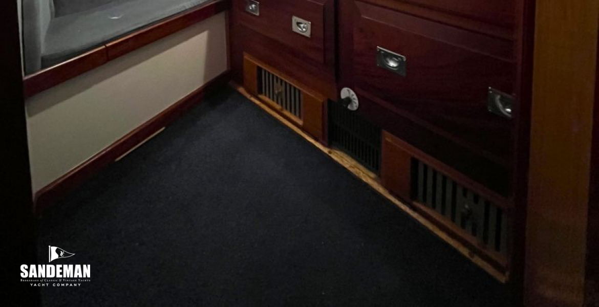 Starboard double en-suite guest cabin