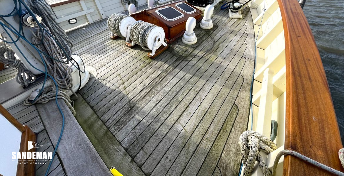 Foredeck view forward to port