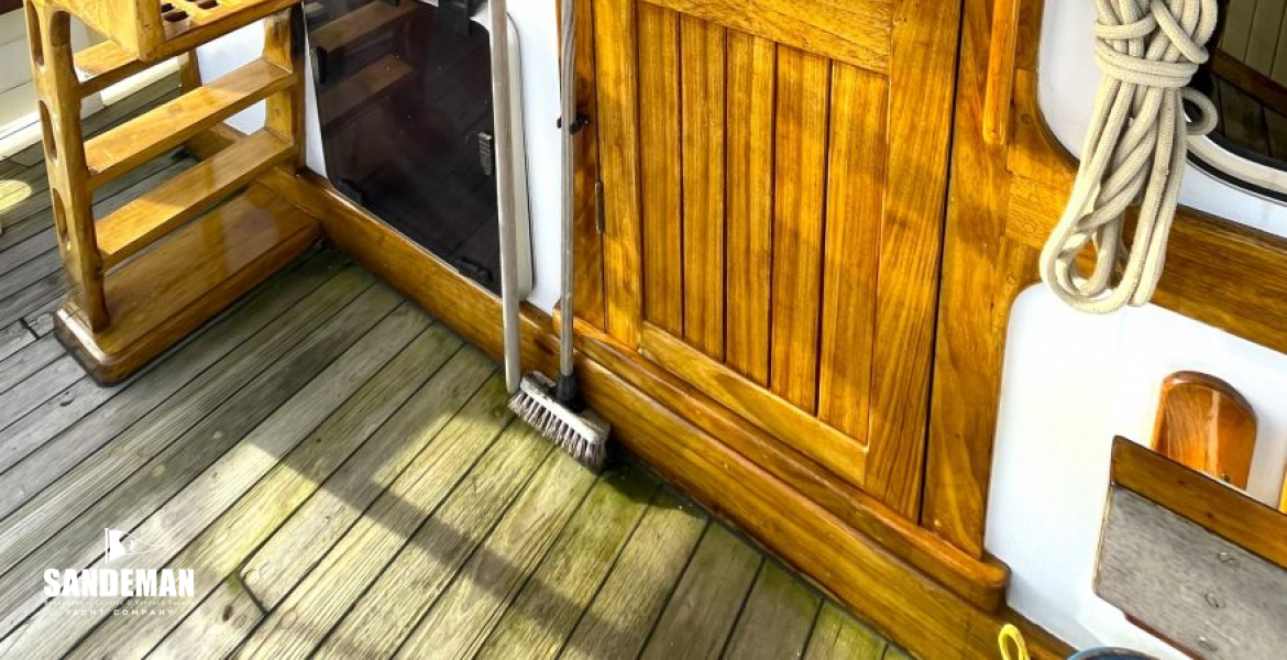 Door to saloon