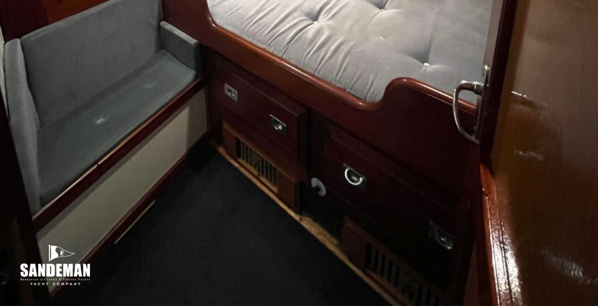 Starboard double en-suite guest cabin