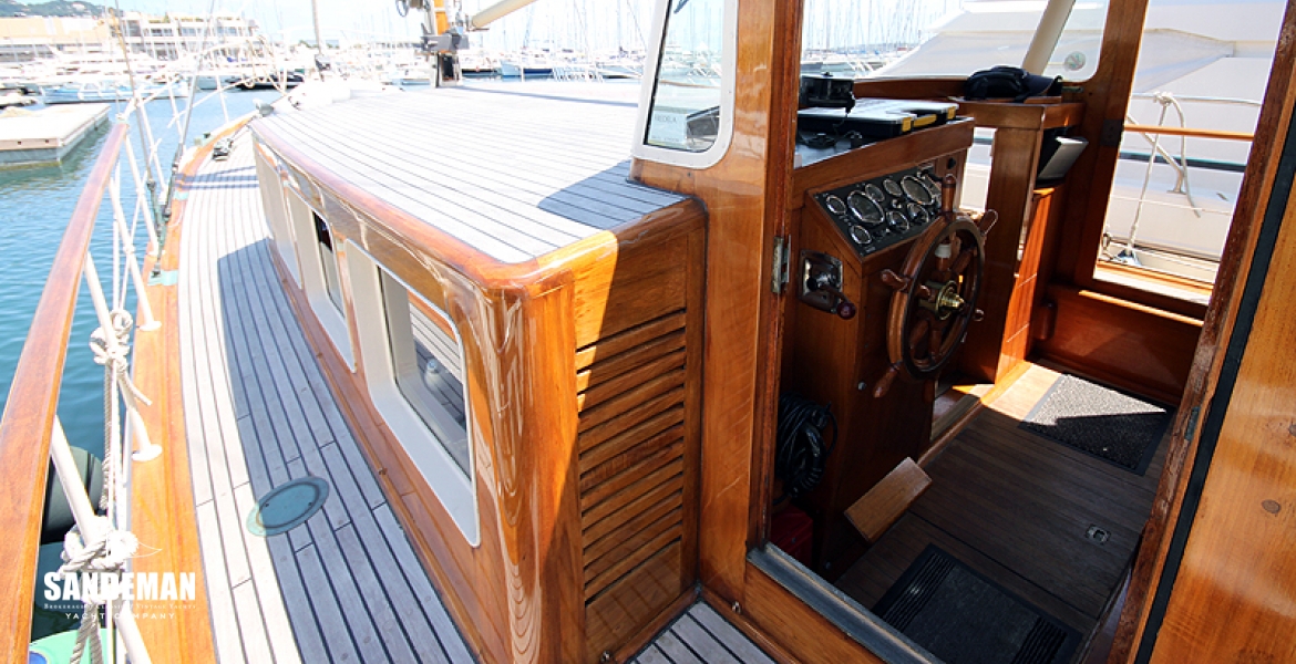 10Sideanddeckhouse.jpg