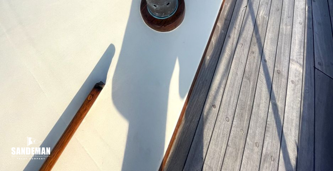 Forward cabin trunk to foredeck