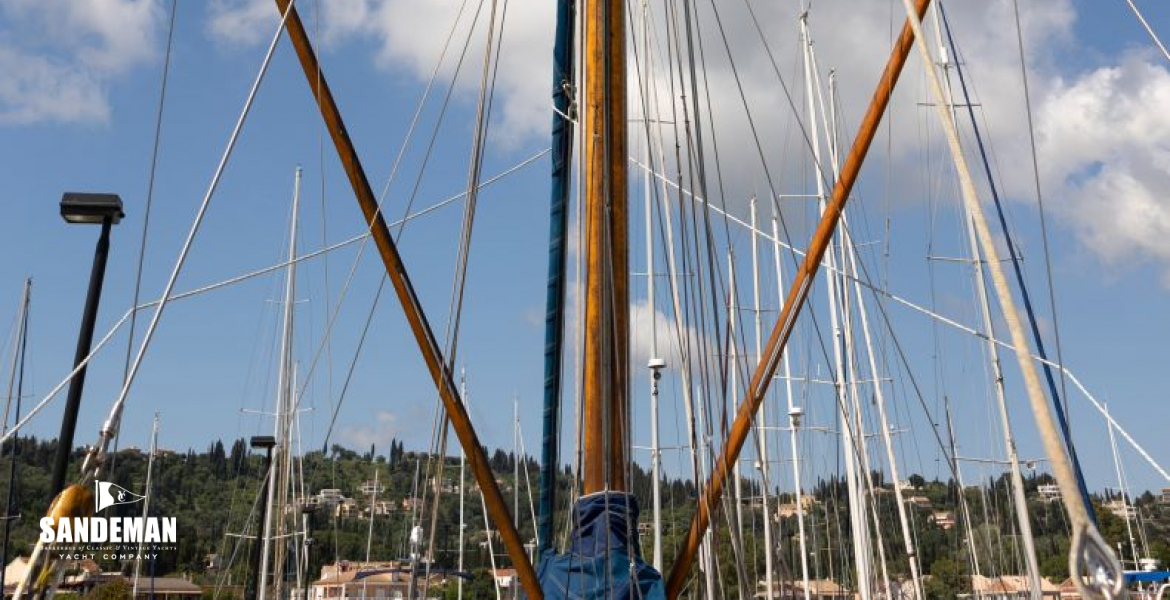 Main mast from aft