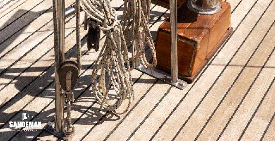 Details at main mast