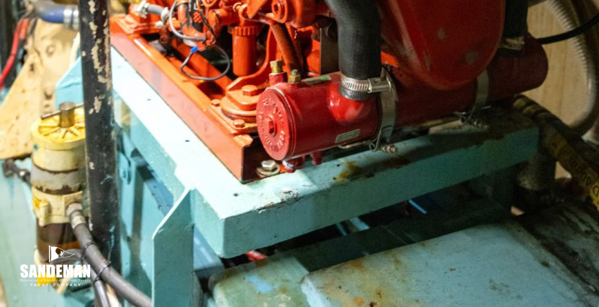 Generator and starboard engine