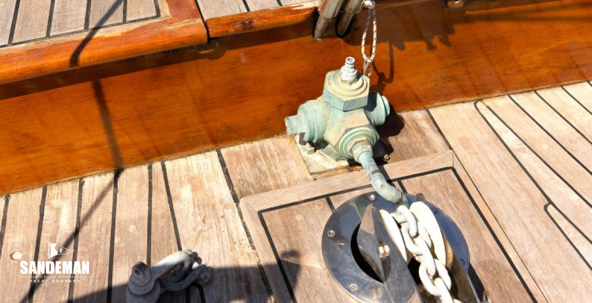 Raised foredeck details