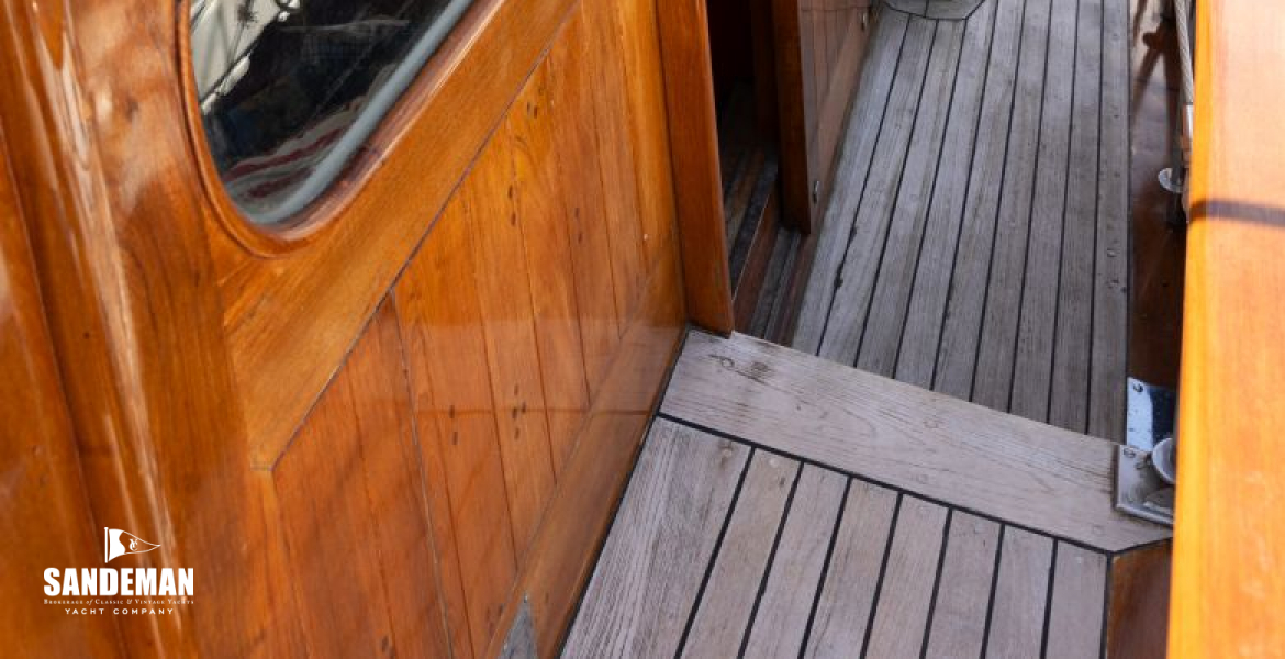 Starboard side deck view forward