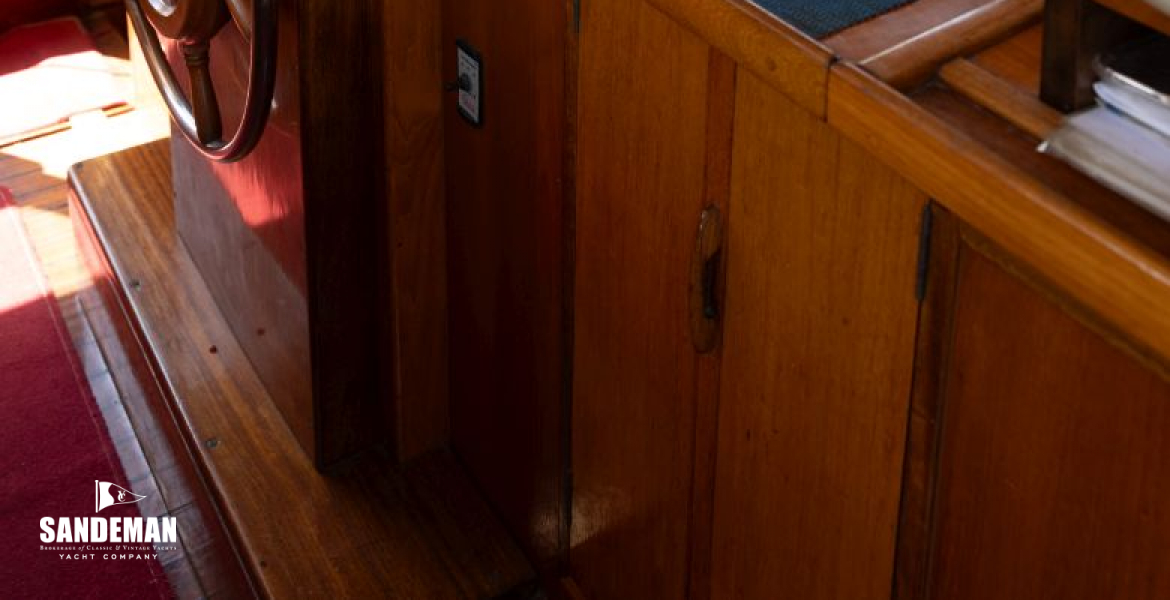 Wheelhouse view to port forward