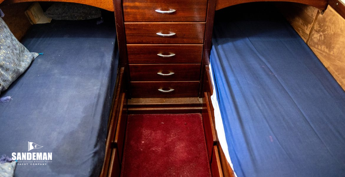 Twin guest cabin