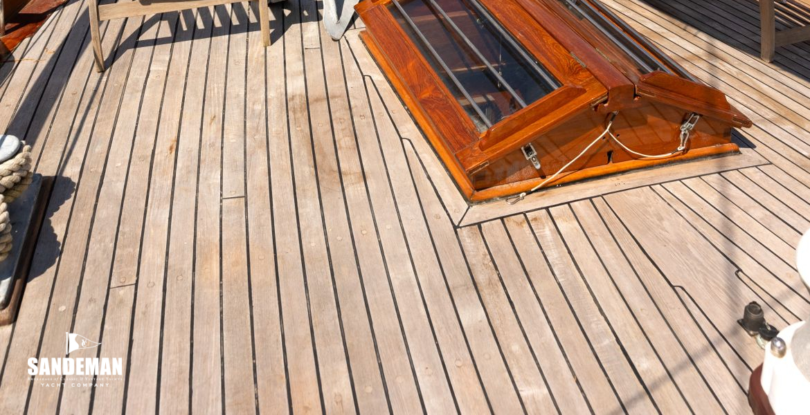 Forward deck view forward
