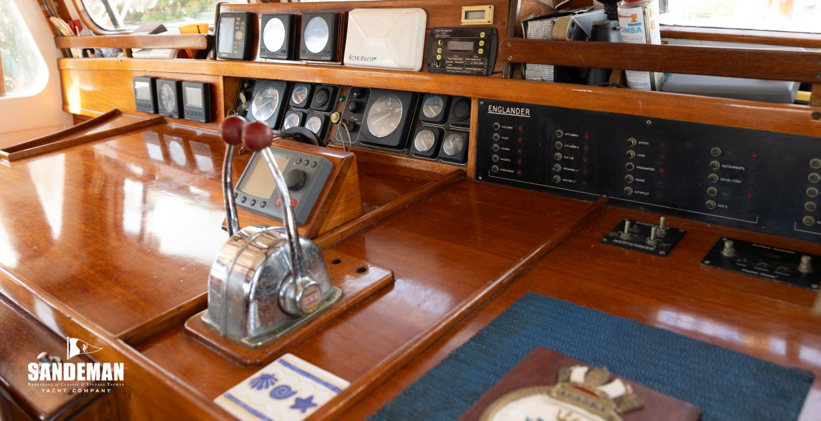 Wheelhouse view to port forward