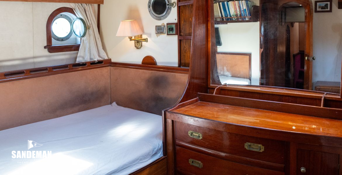 Owner cabin starboard aft