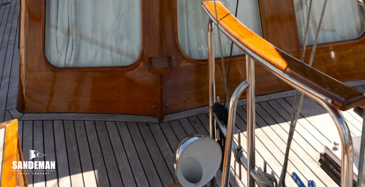Deck saloon view aft